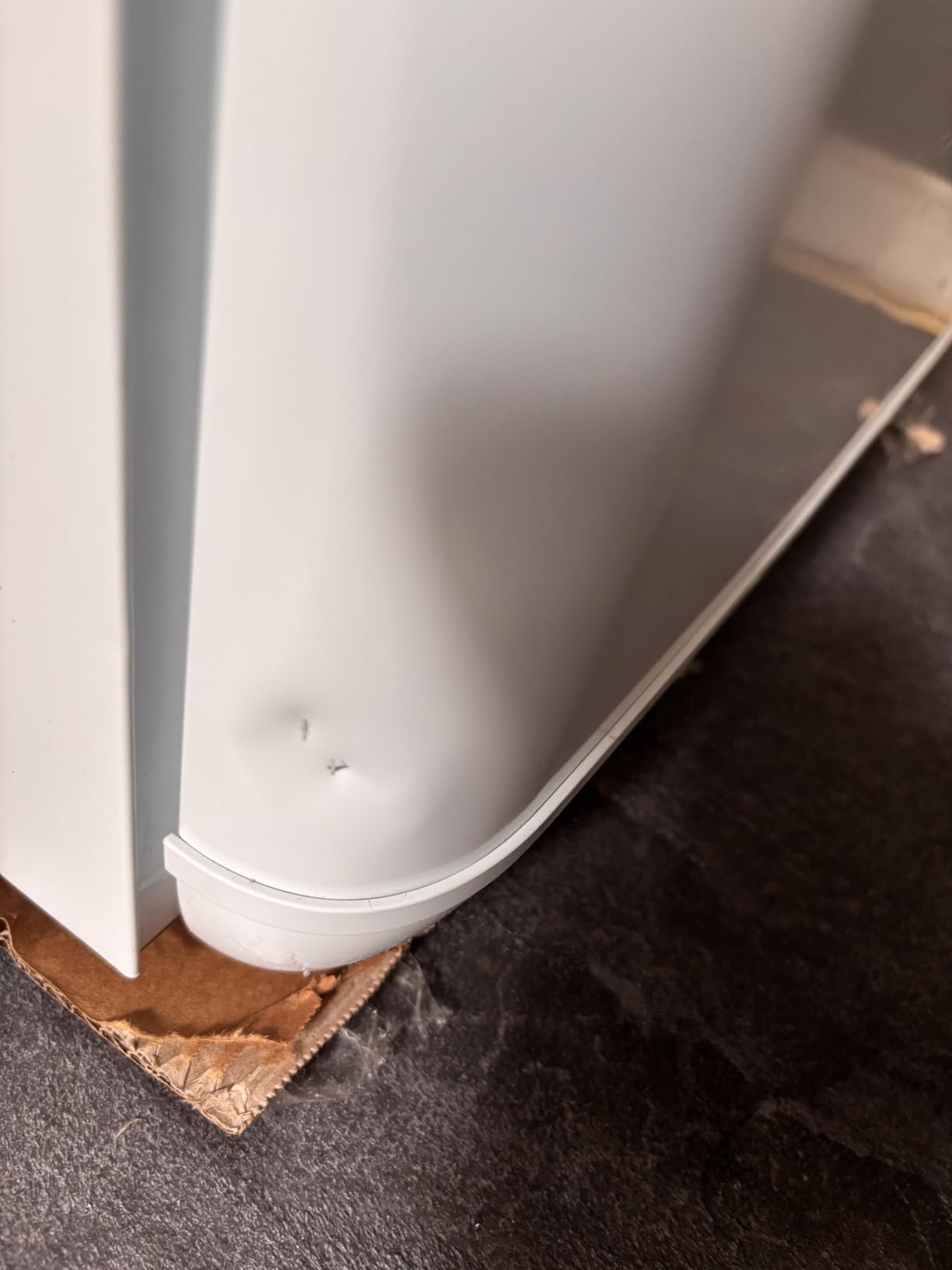 Süßer kleiner Kühlschrank