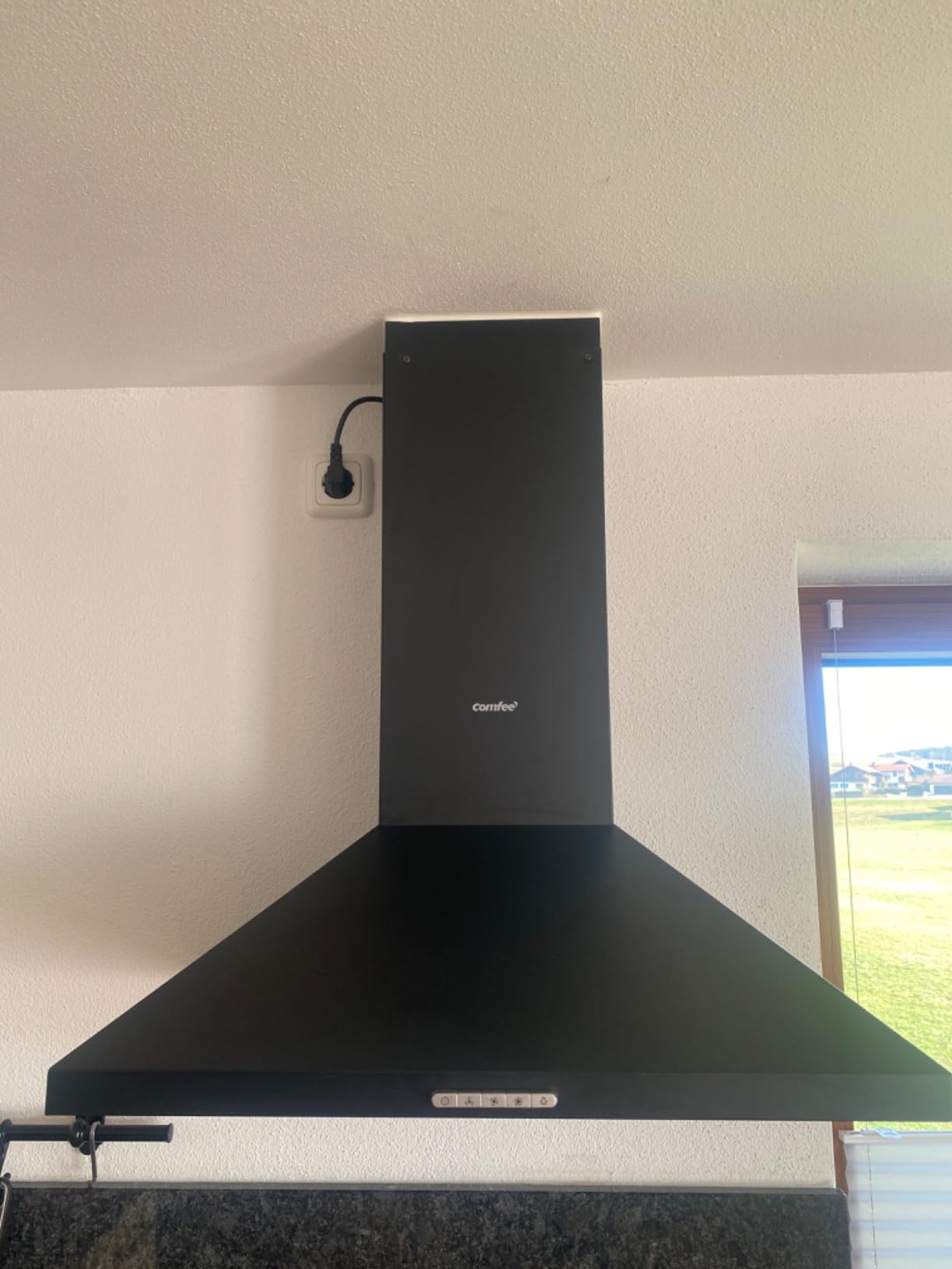Solide Haube, Einbau braucht Zeit