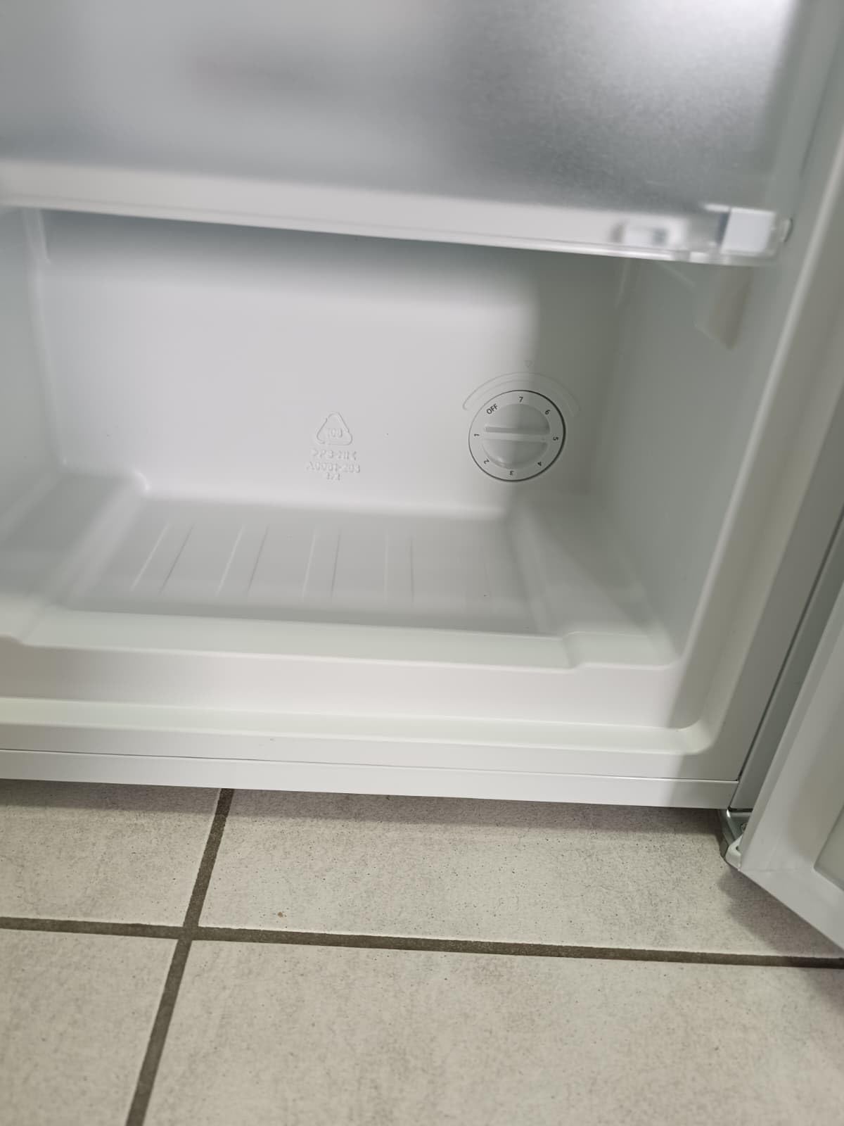 Praktischer Zweit-Gefrierschrank
